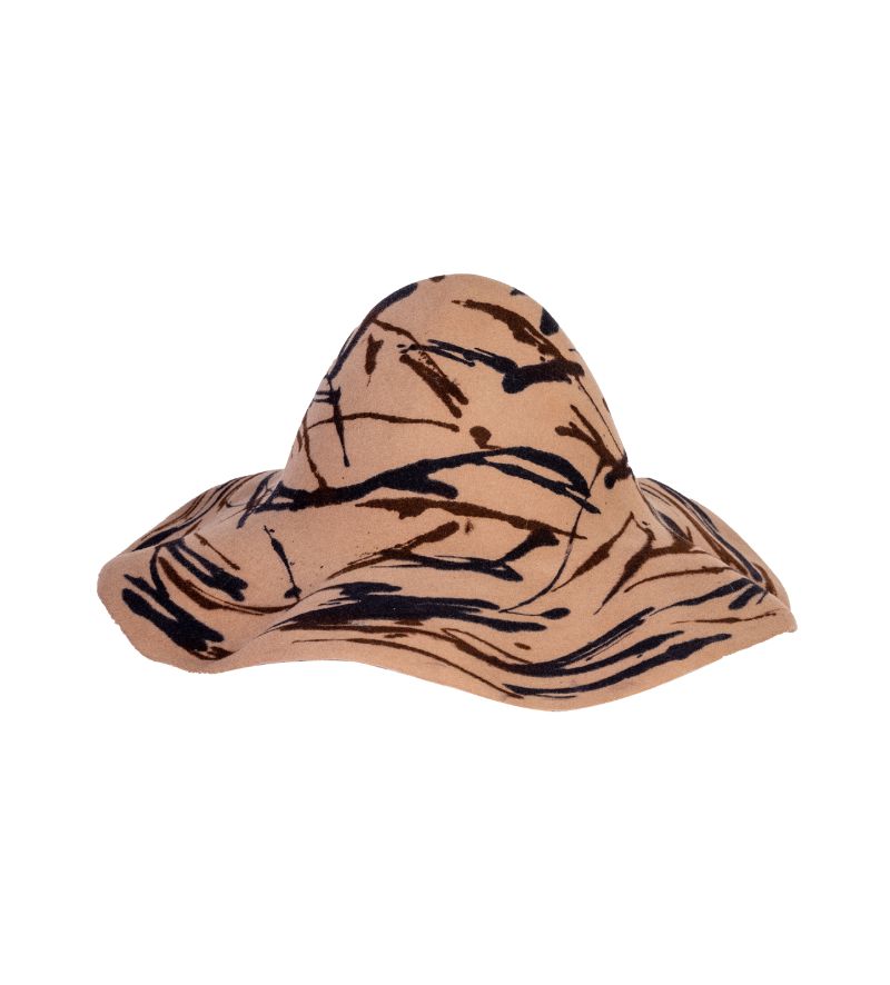 Cuerpo de Sombrero de Ala Ancha de Lana Pintada con Tinta de Camello