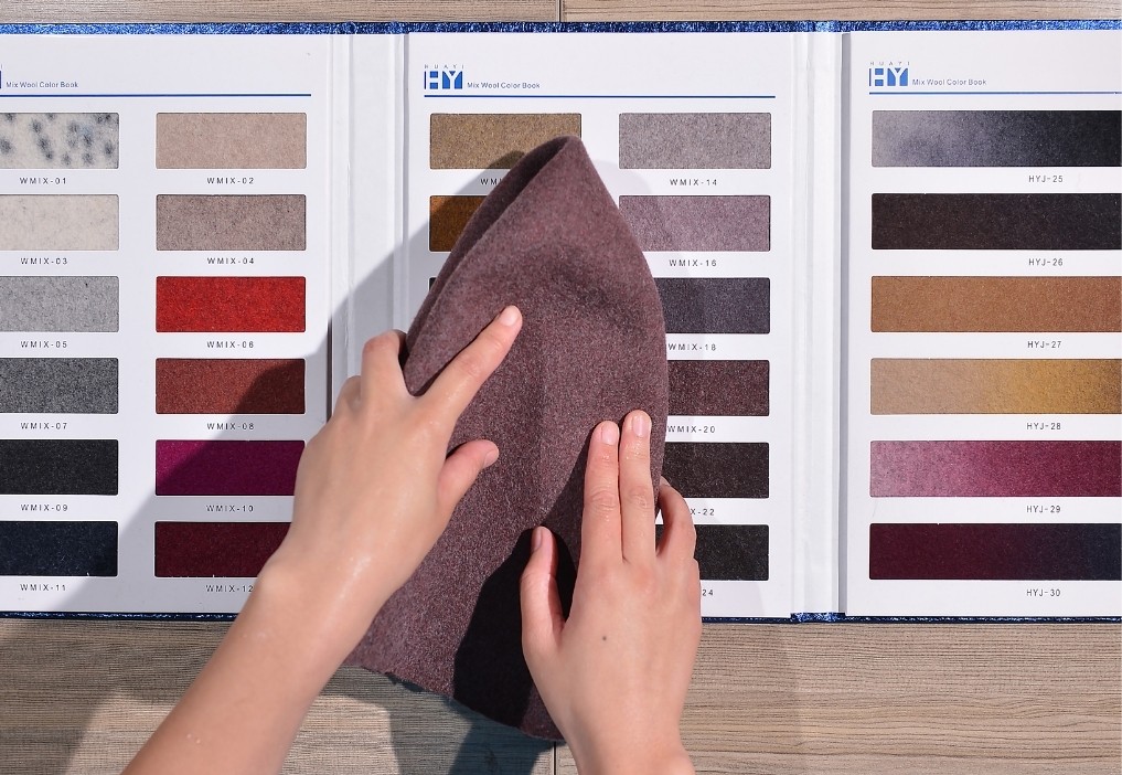 Control de teñido para colores estables en cuerpos de sombrero